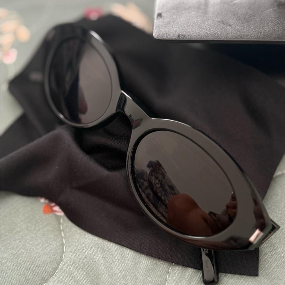 SAINT LAURENT Sunglasses